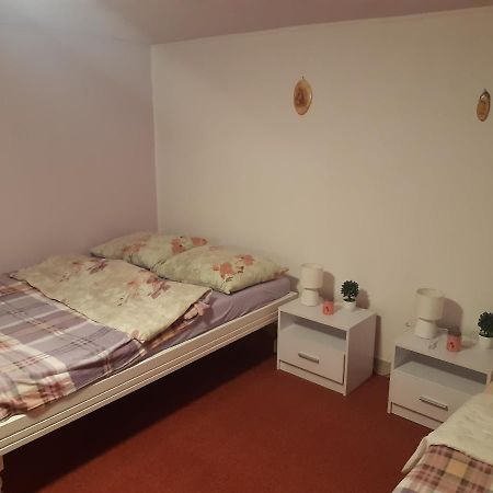 Studio Apartman Small Lili Popovaca Экстерьер фото