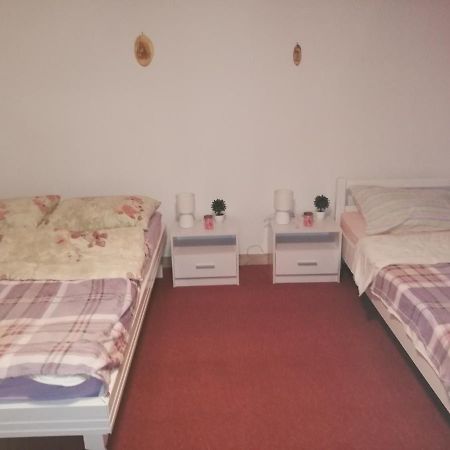 Studio Apartman Small Lili Popovaca Экстерьер фото