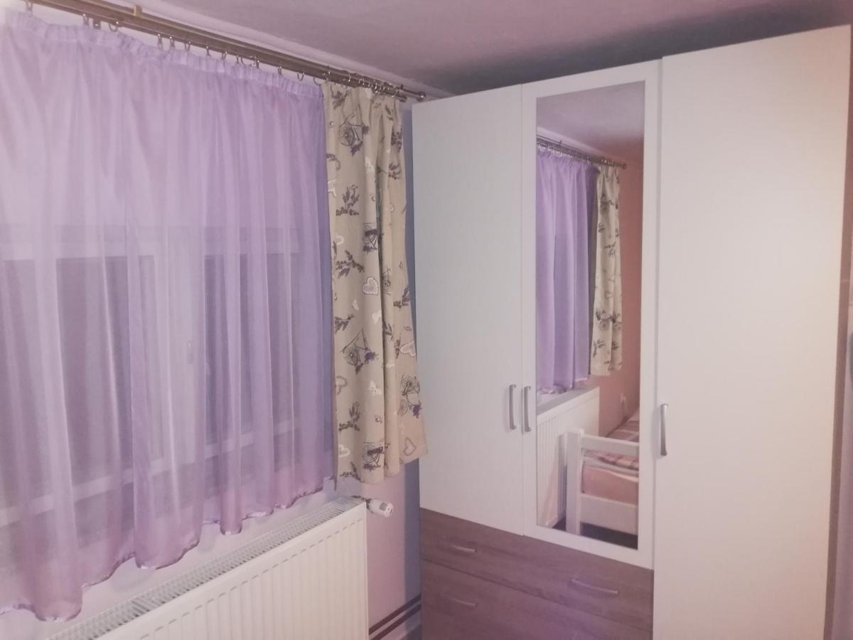 Studio Apartman Small Lili Popovaca Экстерьер фото