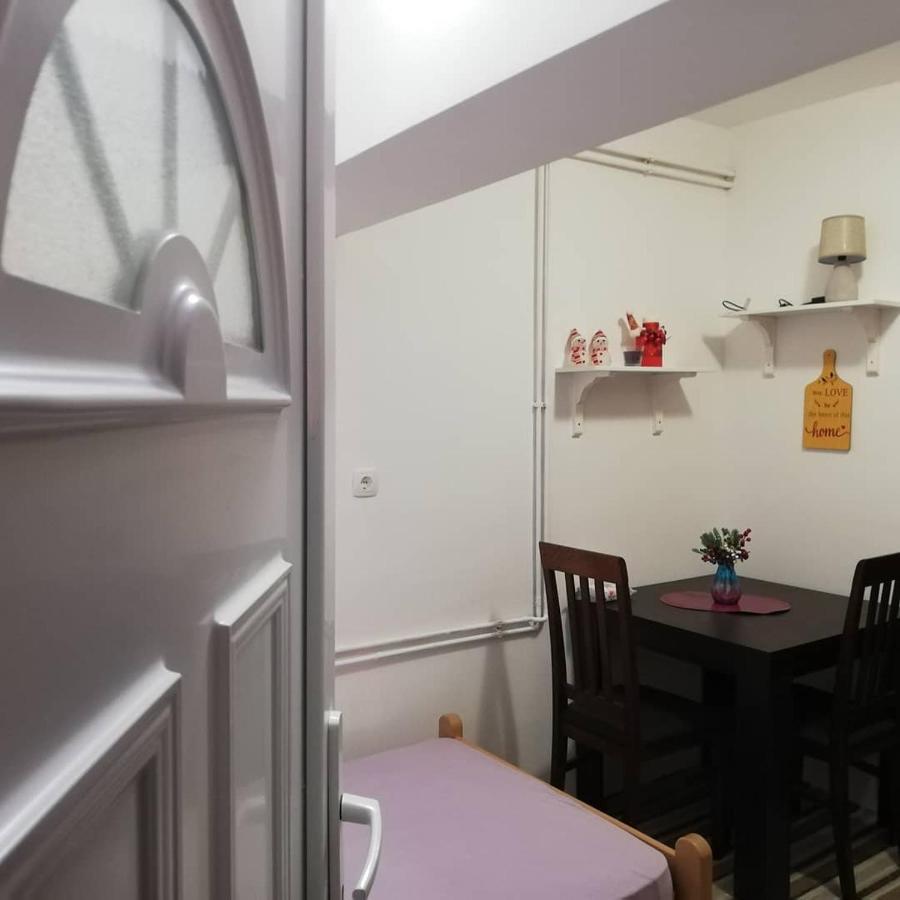 Studio Apartman Small Lili Popovaca Экстерьер фото