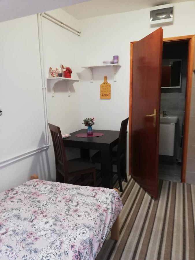Studio Apartman Small Lili Popovaca Экстерьер фото